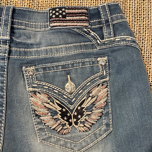 Miss Me Mid-Rise American Angel Denim Shorts Size 30, NWT - Picture 9 of 15